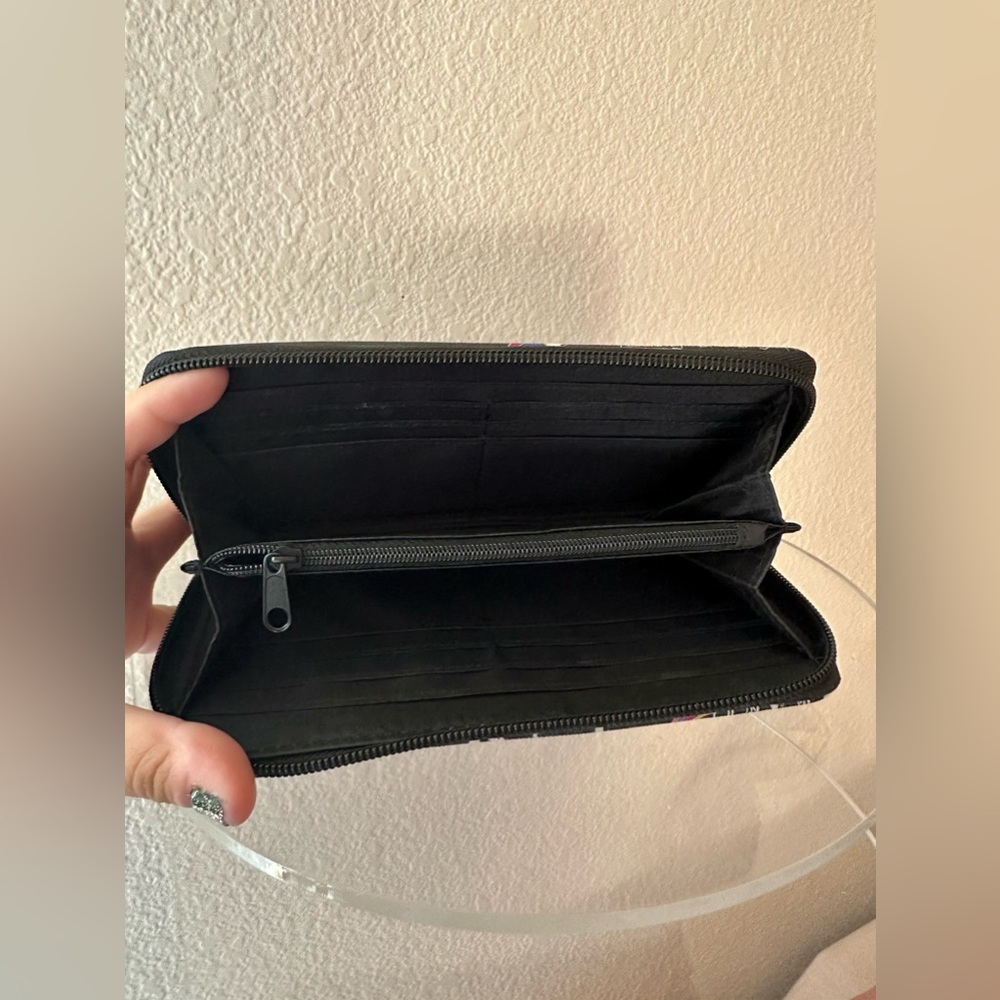 Mickey Mouse Wallet - Picture 3 of 3
